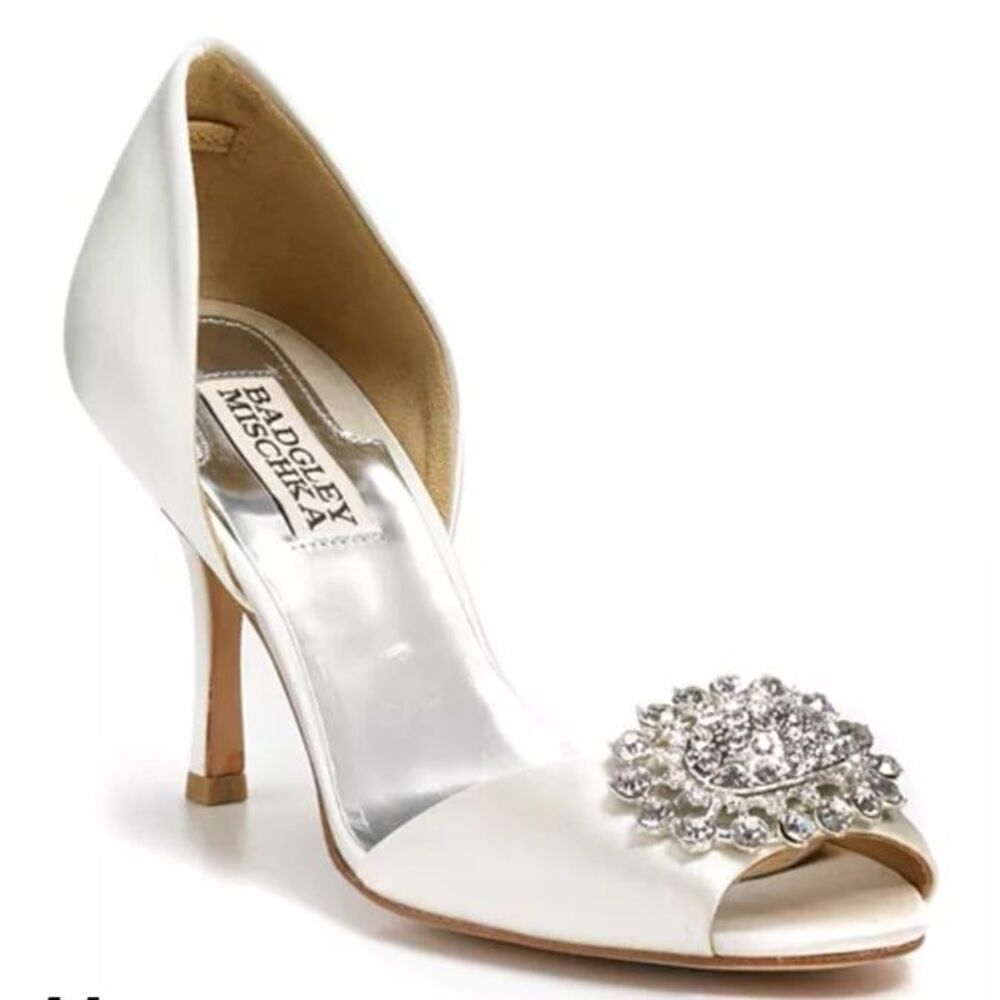 Badgley Mischka Lacie D’Orsay Pumps Heels Ivory Satin Crystal Embellishment 7.5
